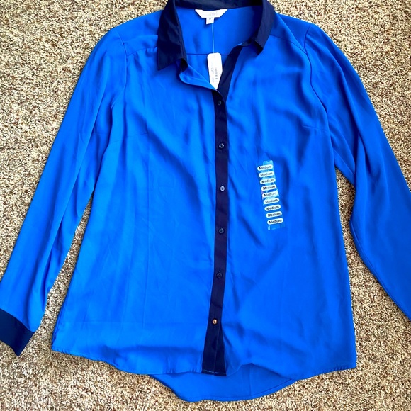 New blue blouse - Picture 1 of 3